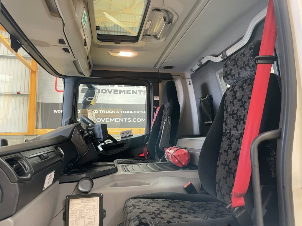 SCANIA P450 NEW GENERATION *EURO 6* PET REGS 6X2 TRACTOR UNIT – 2019 – MV69 KRN