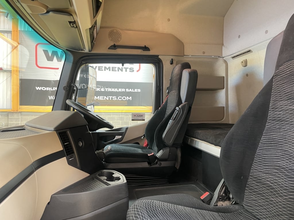 MERCEDES ACTROS 1843 STREAMSPACE *EURO 6* TRACTEUR ROUTIER 4X2 – 2017 – YT17 JFA