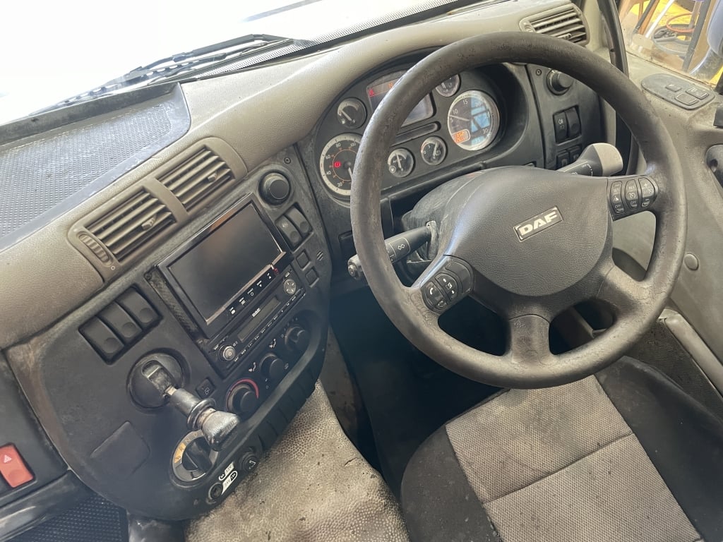 DAF CF65.250 4X2 à plateau ouvert – 2010 – YX60 OMP