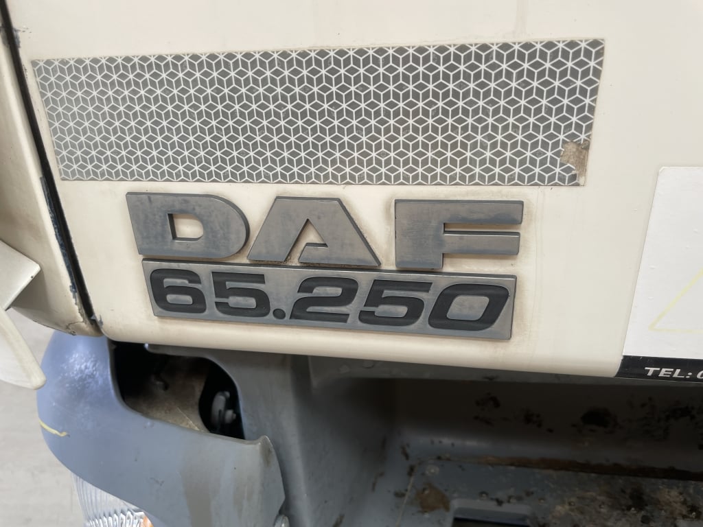 DAF CF65.250 4X2 à plateau ouvert – 2010 – YX60 OMP