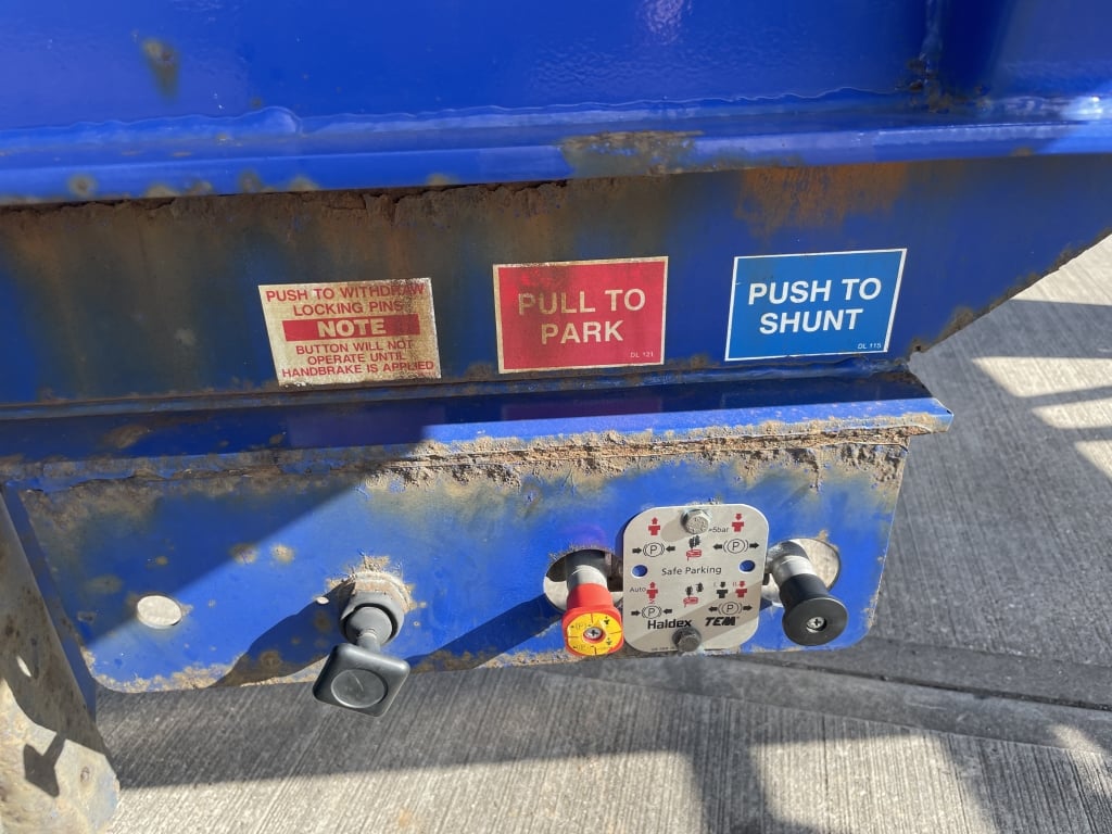 REMORQUE À CHÂSSIS OUVERTE « LOCK AND GO » DE DENNISON – 2014 – C369160