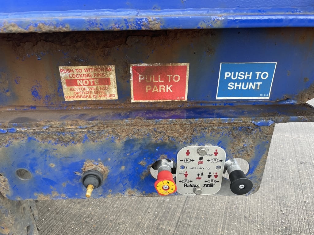 DENNISON LOCK AND GO SLIDING SKELETAL TRAILER – 2014 – C378661