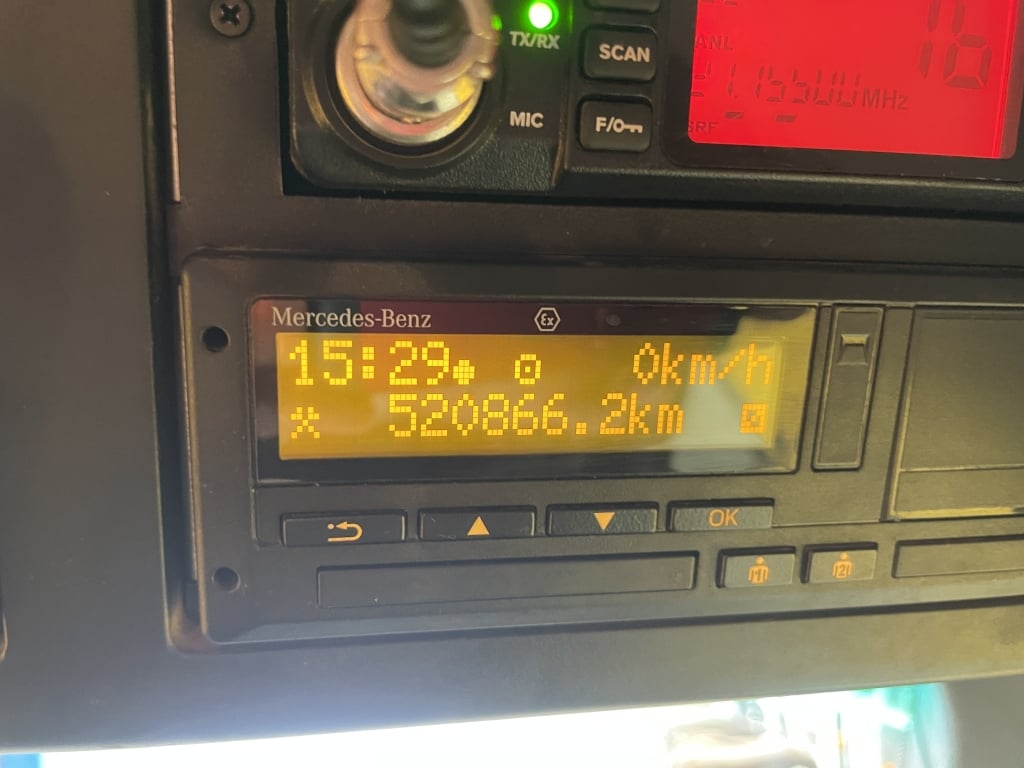 MERCEDES AROCS 3248 8X4 *EURO 6* BENNE BASCULANTE EN ACIER – 2018 – CN68 UPM