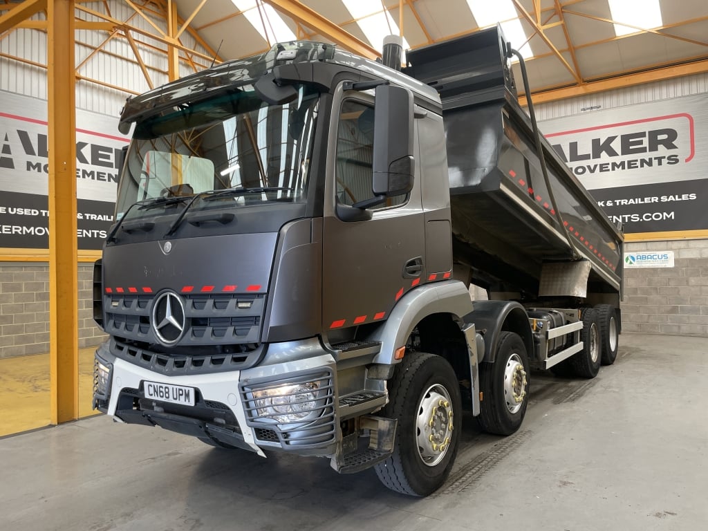 MERCEDES AROCS 3248 8X4 *EURO 6* BENNE BASCULANTE EN ACIER – 2018 – CN68 UPM