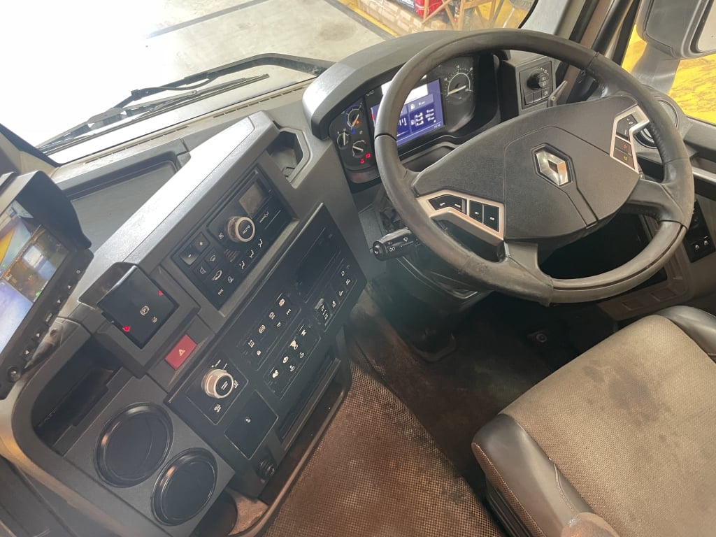 RENAULT C380 COMFORT *EURO 6* 6X2 BRICK/GRAB – 2017 – FJ17 AYM