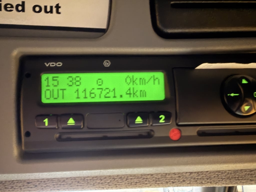MERCEDES AXOR 2533 EURO 5 6X2 PLATEAU – 2013 – HX13 YKS *FAIBLE KILOMÉTRAGE ET UN SEUL PRÉCÉDENT PROPRIÉTAIRE*