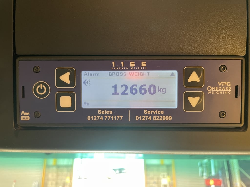 MERCEDES AROCS 3240 8X4 *EURO 6* BENNE BASCULANTE EN ACIER – 2020 – HX70 XCV