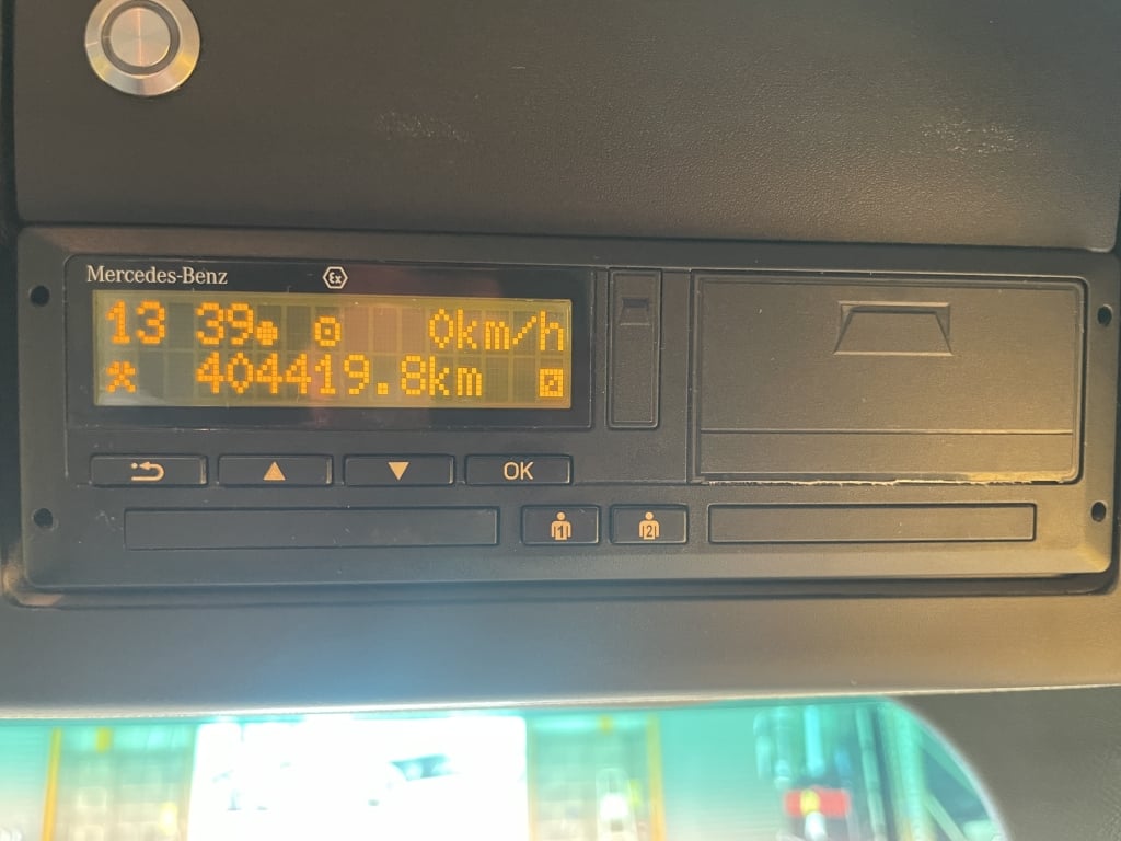 MERCEDES AROCS 3240 8X4 *EURO 6* BENNE BASCULANTE EN ACIER – 2020 – HX70 XCV