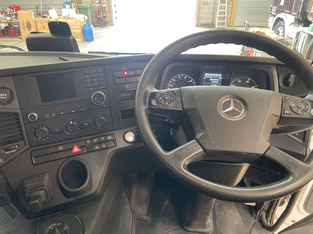 MERCEDES AROCS 3240 8X4 *EURO 6* BENNE BASCULANTE EN ACIER – 2020 – HX70 XCV