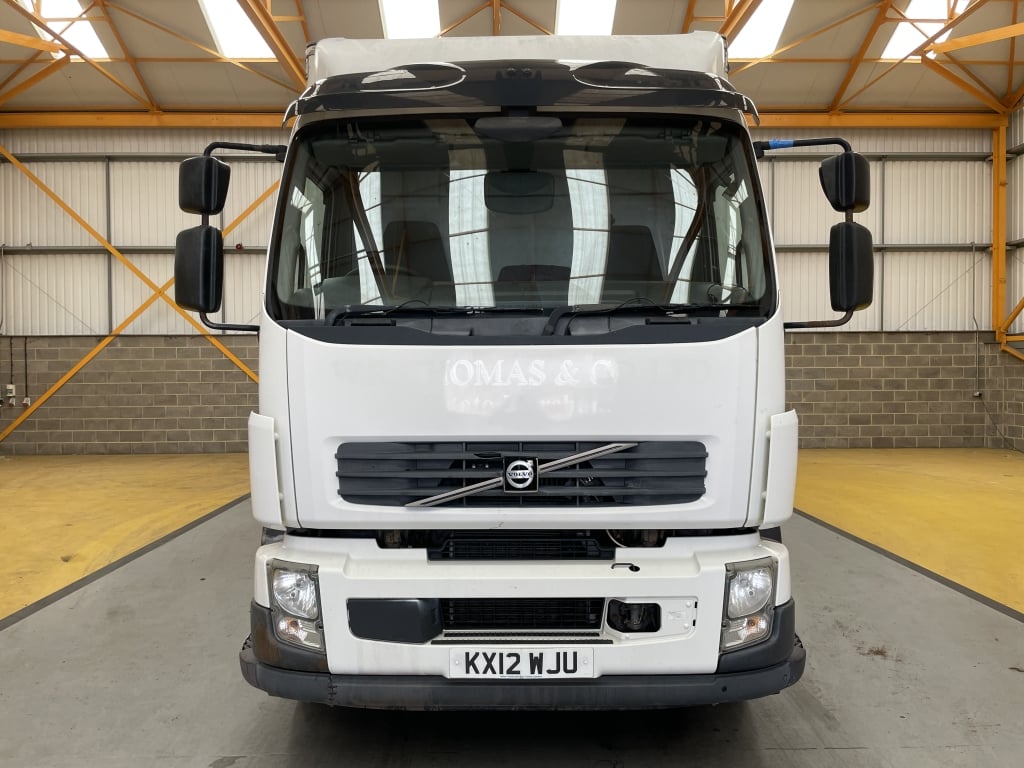 VOLVO FL 240 18 TONNE 4X2 CURTAINSIDER – 2012 – KX12 WJU