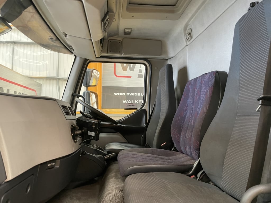 VOLVO FL 240 18 TONNE 4X2 CURTAINSIDER – 2012 – KX12 WJU