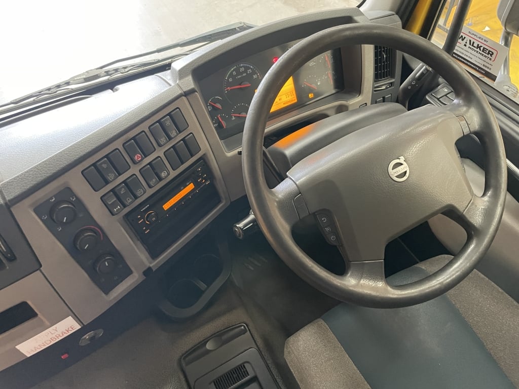 VOLVO FE-250 *EURO 6* 26 TONNE 6X2 CURTAINSIDER – 2014 – PN14 HWV
