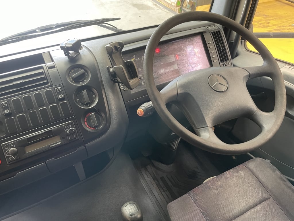 MERCEDES-BENZ ATEGO 1318 4X2 À RIDEAUX – 2004 – VX04 CMZ