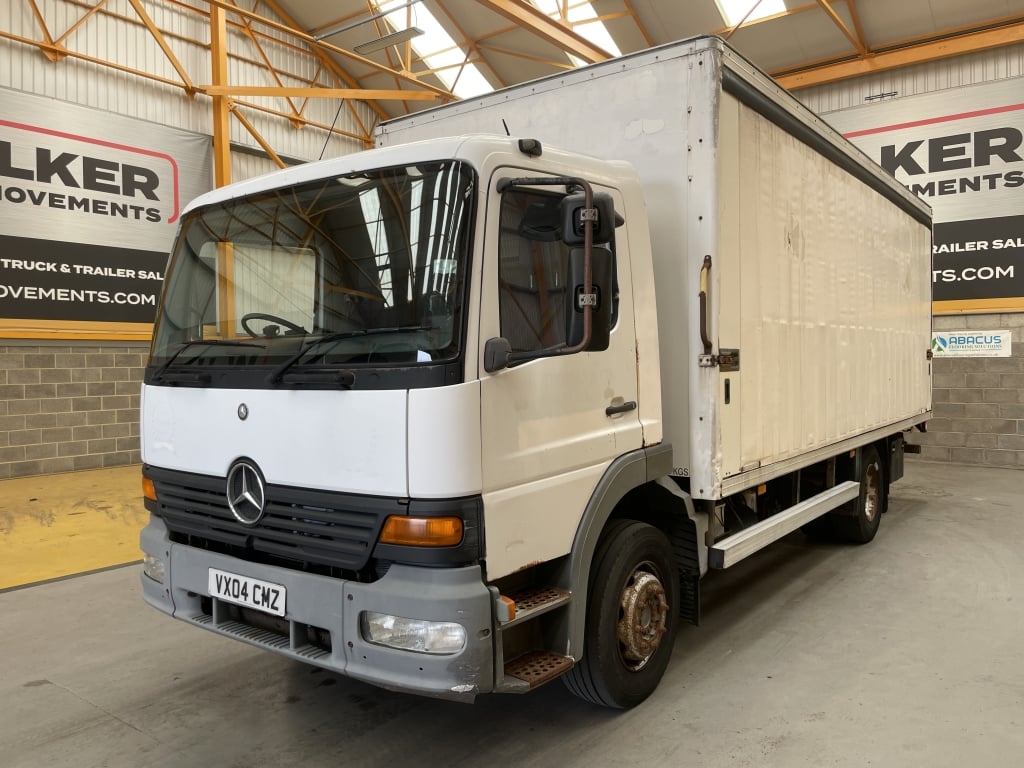 MERCEDES-BENZ ATEGO 1318 4X2 À RIDEAUX – 2004 – VX04 CMZ