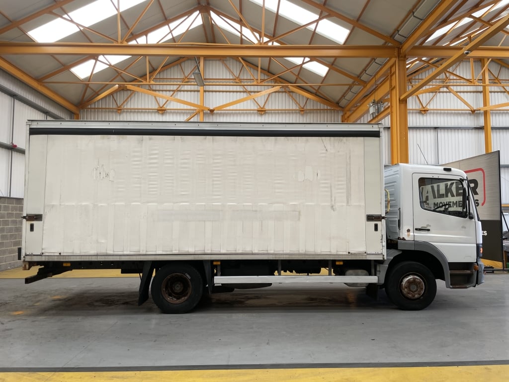 MERCEDES-BENZ ATEGO 1318 4X2 À RIDEAUX – 2004 – VX04 CMZ