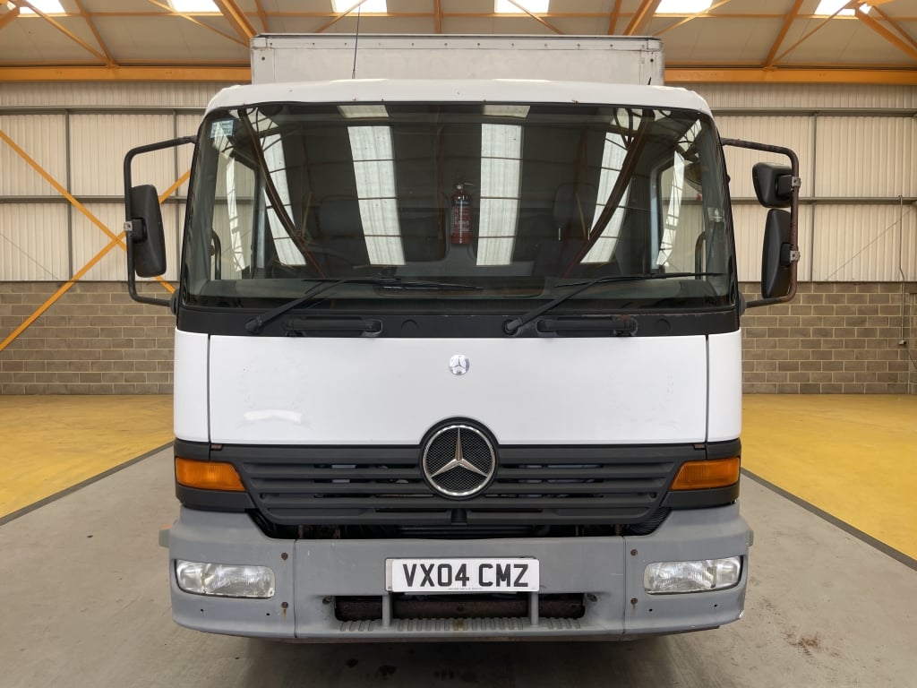 MERCEDES-BENZ ATEGO 1318 4X2 À RIDEAUX – 2004 – VX04 CMZ