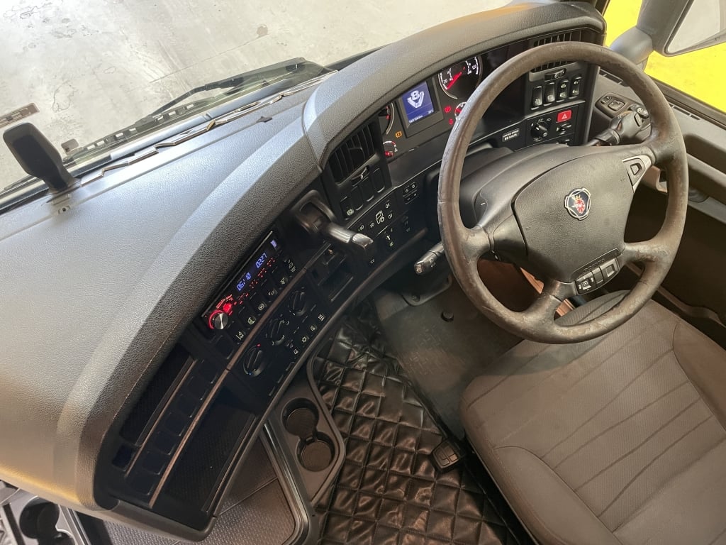 SCANIA R580 V8 *EURO 6* TOPLINE 6X2 TRACTOR UNIT – 2016 – YN16 MJX
