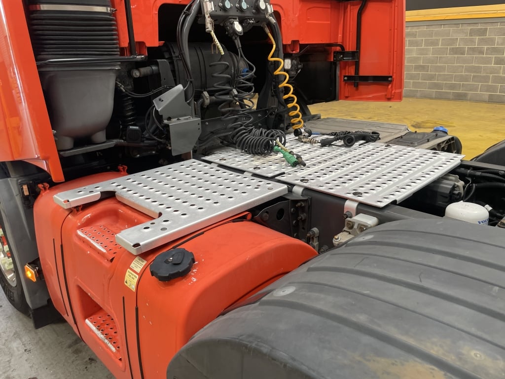 VOLVO FH 460 VERSION 4 GLOBETROTTER *EURO 6* 6X2 TRACTOR UNIT – 2018 – AY18 LXB