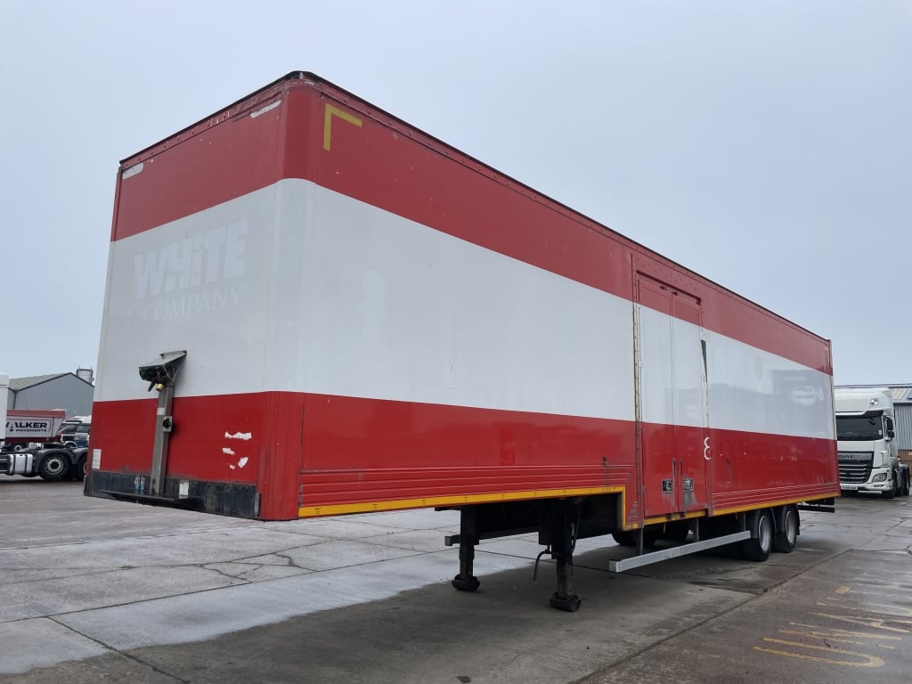 MONTRACON 45FT TANDEM AXLE STEPFRAME BOX TRAILER – 2012 – C339883