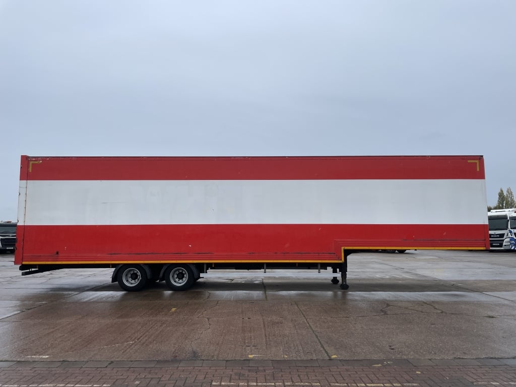 MONTRACON 45FT TANDEM AXLE STEPFRAME BOX TRAILER – 2012 – C339883