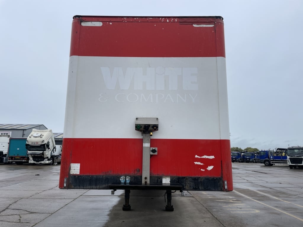 MONTRACON 45FT TANDEM AXLE STEPFRAME BOX TRAILER – 2012 – C339883
