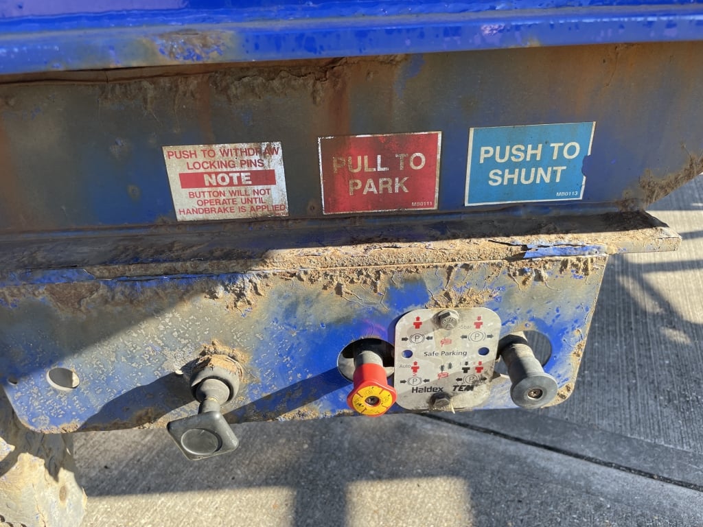 DENNISON LOCK AND GO SLIDING SKELETAL TRAILER – 2015 – C399748