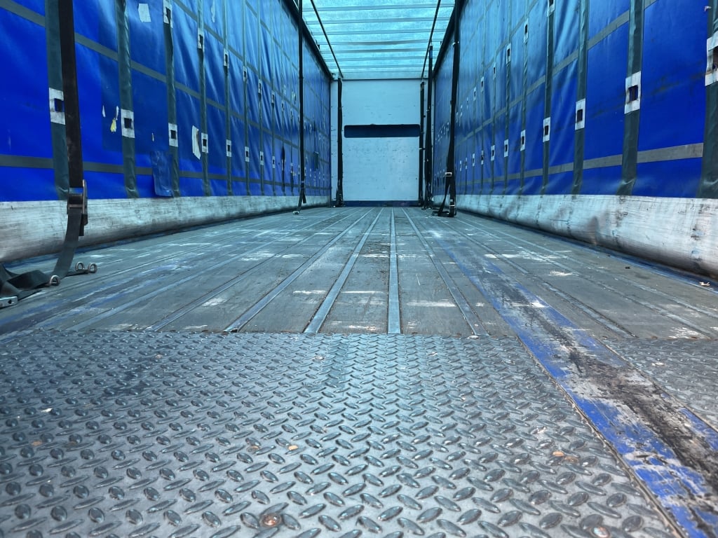 SDC/LAWRENCE DAVID 45FT CURTAINSIDE TRAILER – 2015 – C406215