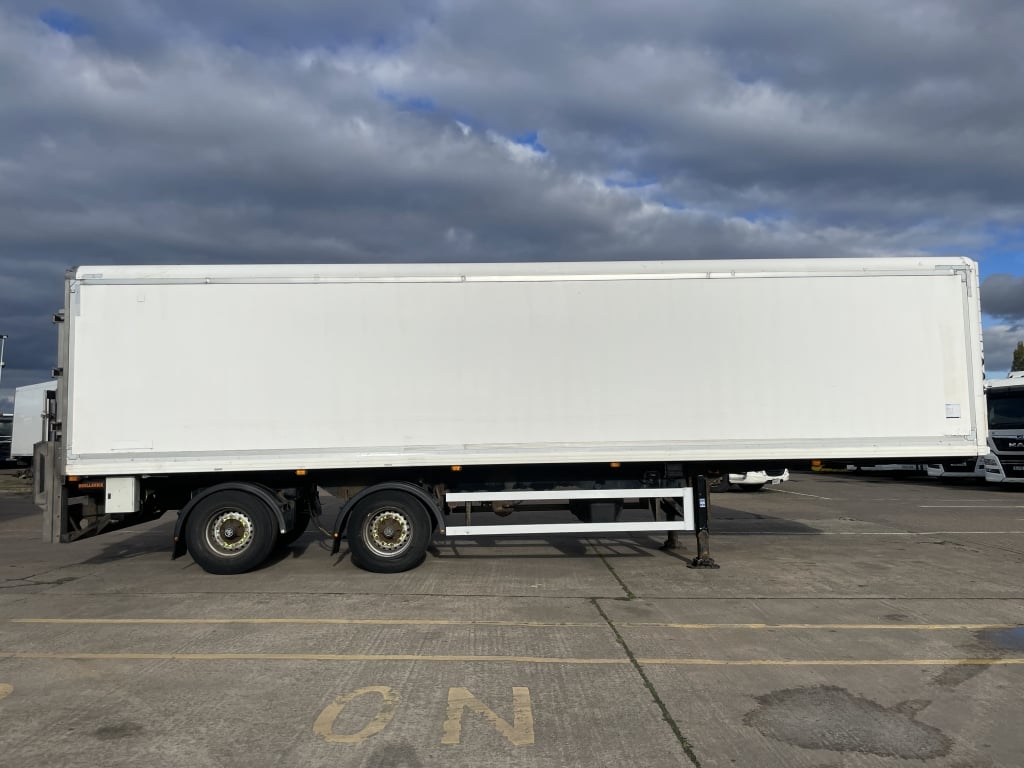GRAY AND ADAMS 36FT TANDEM AXLE INSULATED FRIDGE/FREEZER TRAILER – 2016 – C418197