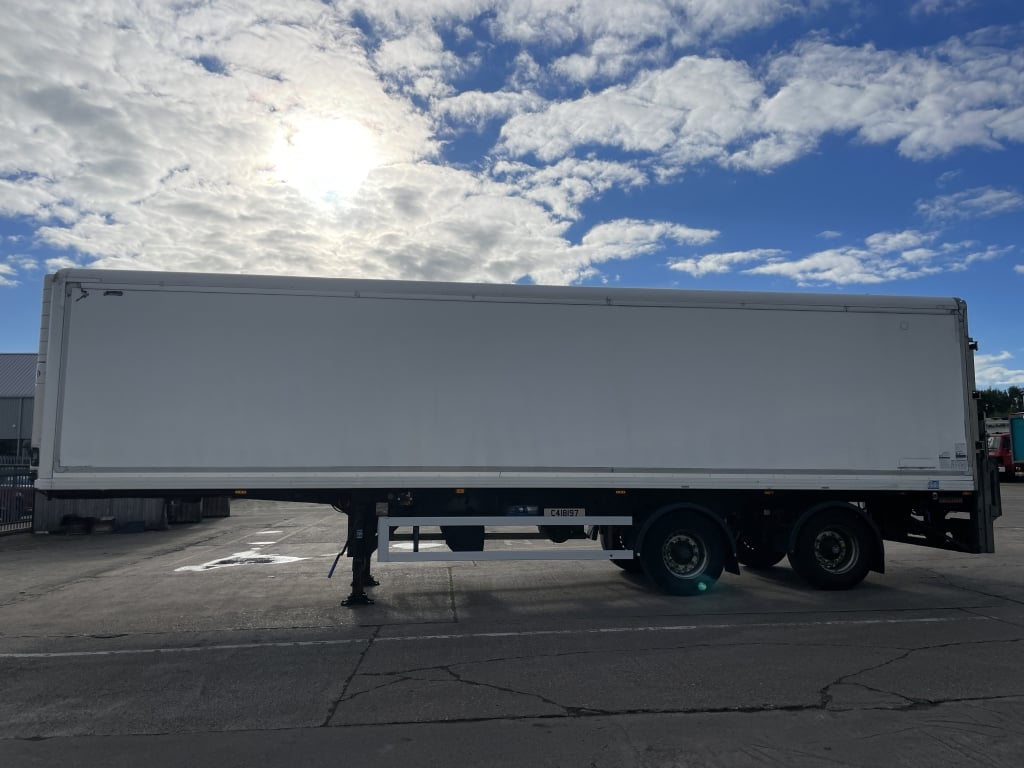 GRAY AND ADAMS 36FT TANDEM AXLE INSULATED FRIDGE/FREEZER TRAILER – 2016 – C418197