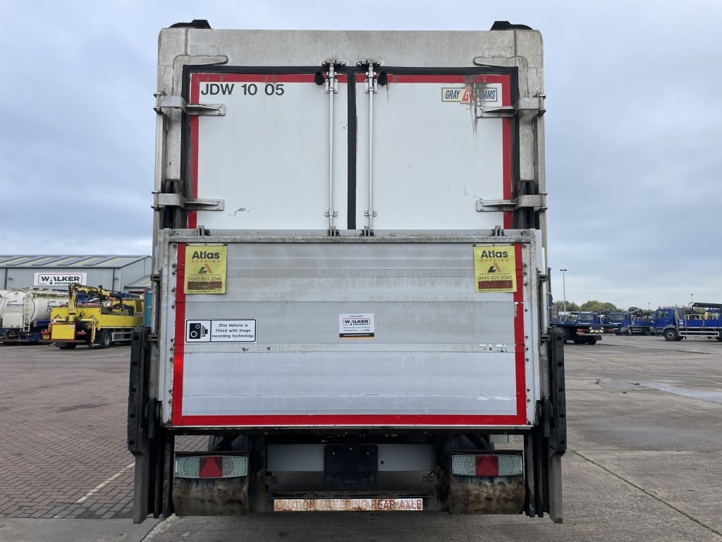 GRAY AND ADAMS 36FT TANDEM AXLE INSULATED FRIDGE/FREEZER TRAILER – 2016 – C418200
