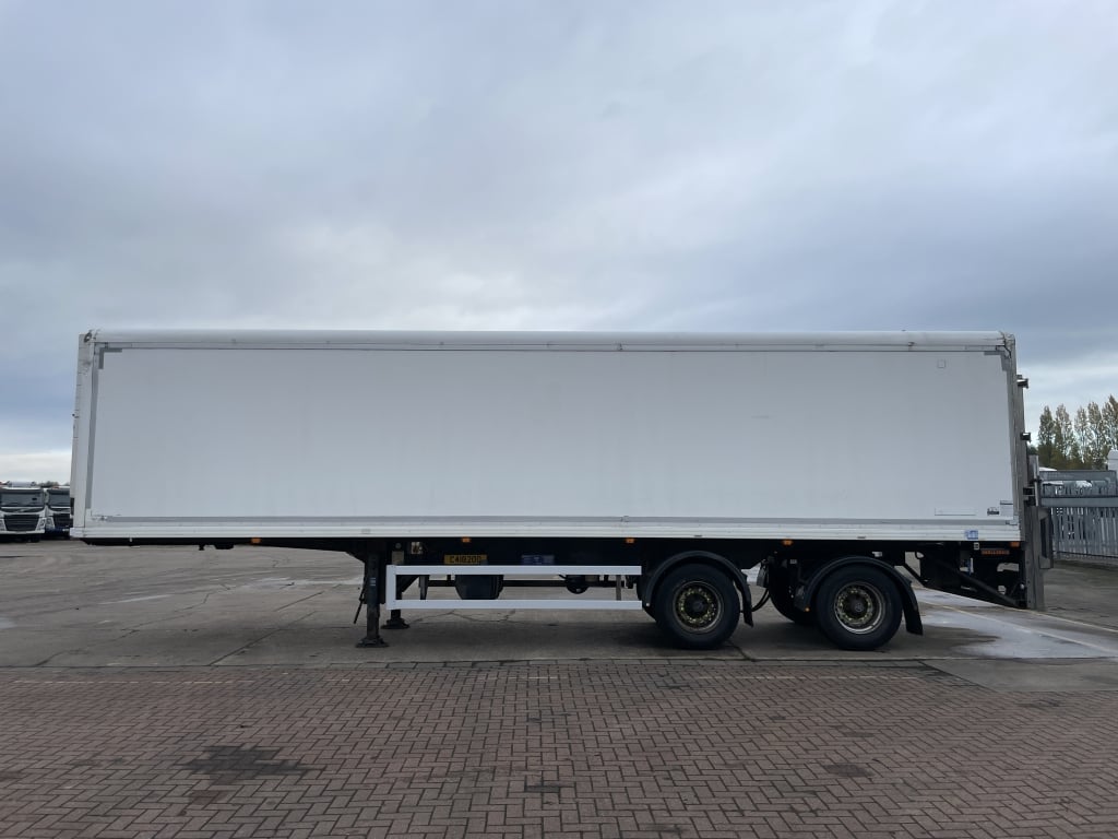 GRAY AND ADAMS 36FT TANDEM AXLE INSULATED FRIDGE/FREEZER TRAILER – 2016 – C418200