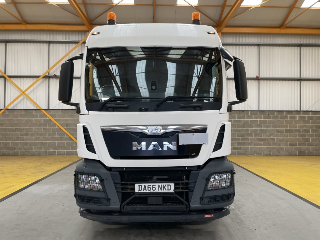 MAN TGS 24.460 *EURO 6* 6X2 PET REGS TRACTOR UNIT – 2017 – DA66 NKD
