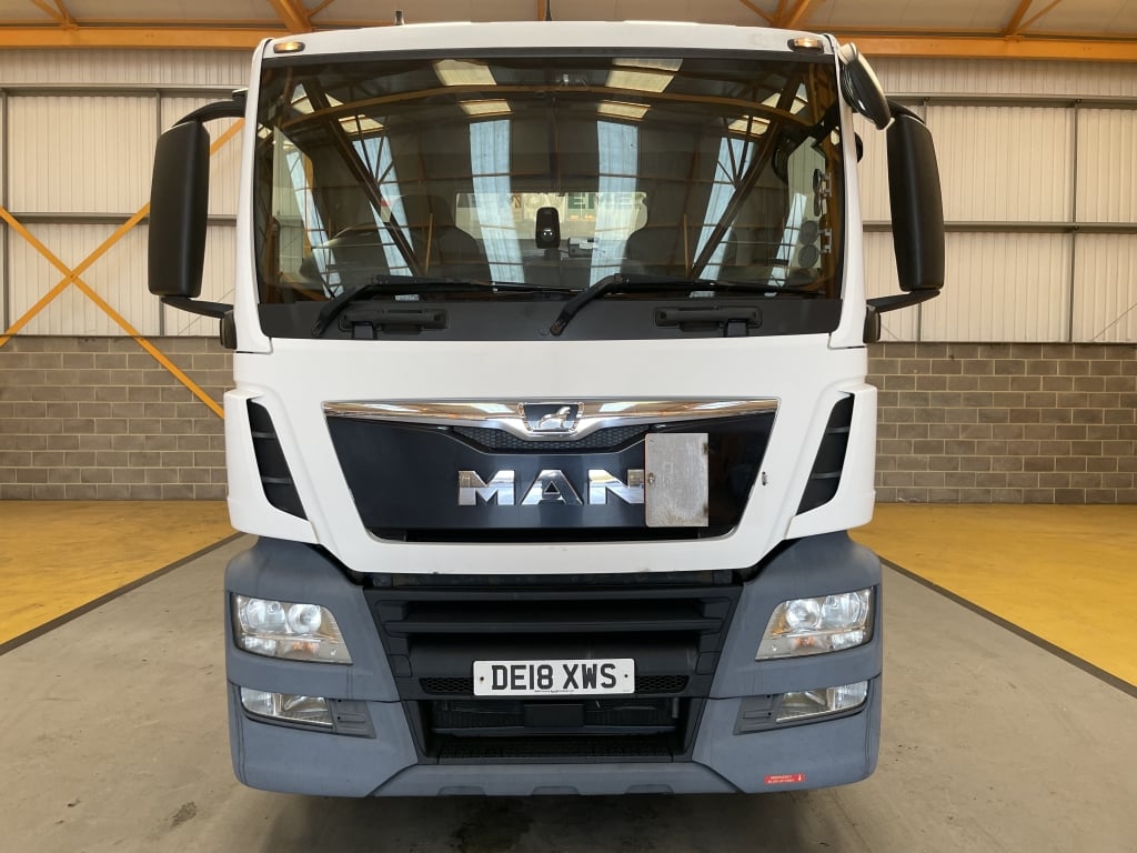 MAN TGS 24.420 *EURO 6* 6X2 PET REGS TRACTOR UNIT – 2018 – DE18 XWS