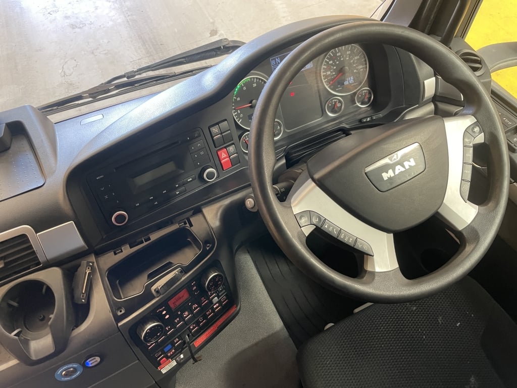 MAN TGS 24.440 *EURO 6* 6X2 PET REGS TRACTOR UNIT – 2016 – DF65 UMR