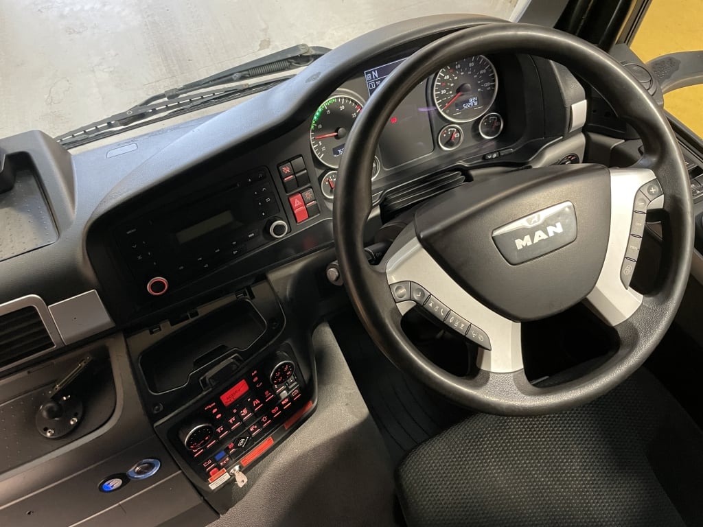 MAN TGS 24.440 *EURO 6* 6X2 PET REGS TRACTOR UNIT – 2016 – DF65 UMT