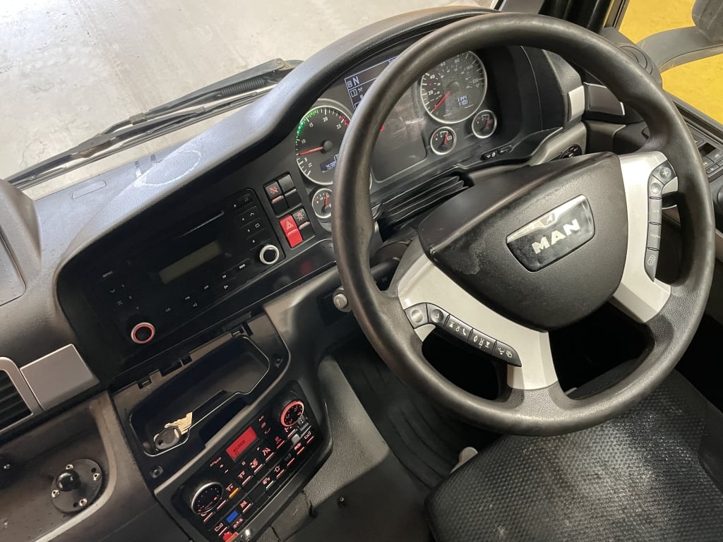 MAN TGS 24.440 *EURO 6* 6X2 PET REGS TRACTOR UNIT – 2015 – DG65 YHM