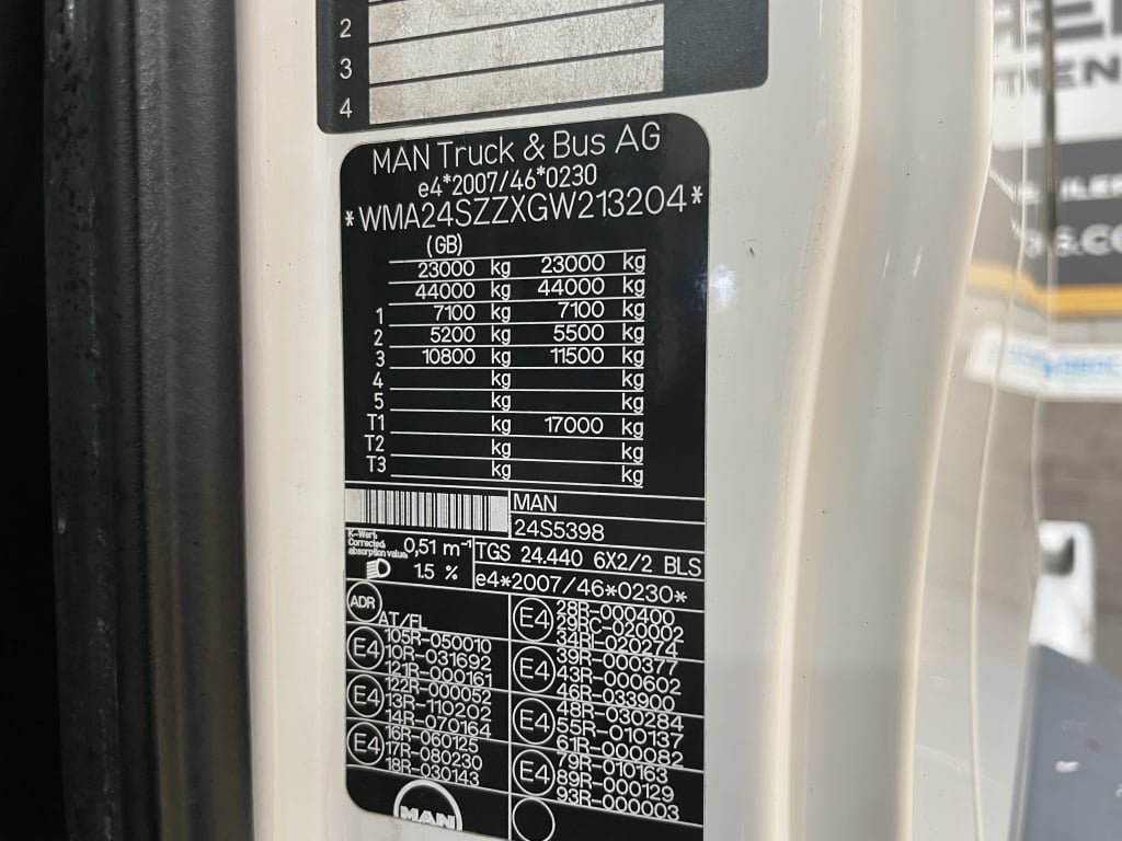 MAN TGS 24.440 *EURO 6* 6X2 PET REGS TRACTOR UNIT – 2015 – DG65 YHM