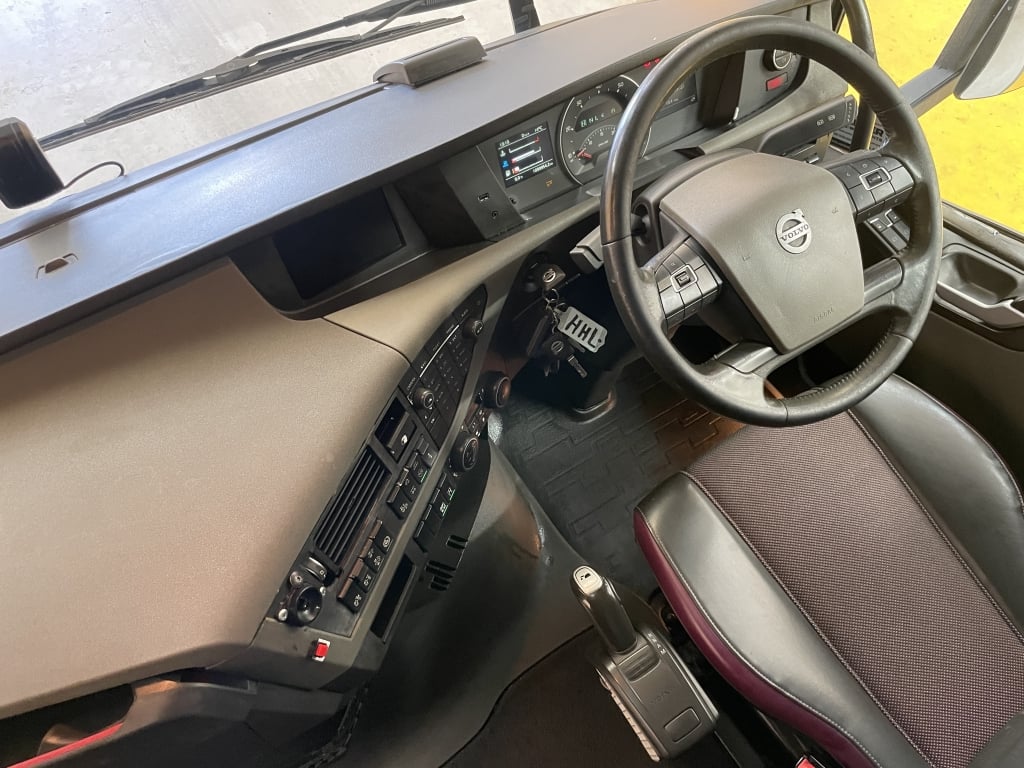 VOLVO FH 500 VERSION 4 GLOBETROTTER *EURO 6* 6X2 TRACTOR UNIT – 2018 – DX18 HHL