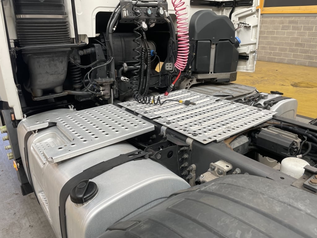 VOLVO FH 500 VERSION 4 GLOBETROTTER *EURO 6* 6X2 TRACTOR UNIT – 2018 – DX18 HHL