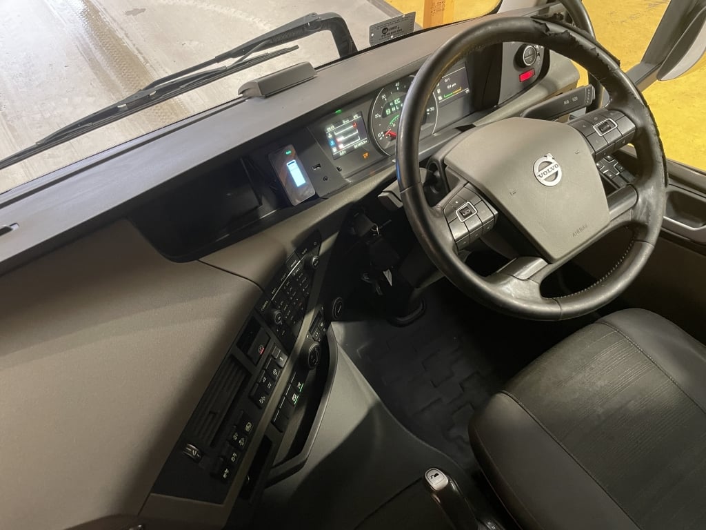 VOLVO FH 500 VERSION 4 GLOBETROTTER *EURO 6* 6X2 TRACTOR UNIT – 2020 – DX20 UZN