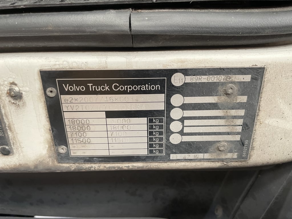 VOLVO FL250 *EURO 6*, 4X2 18 TONNE BOX – 2015 – DX65 SHZ