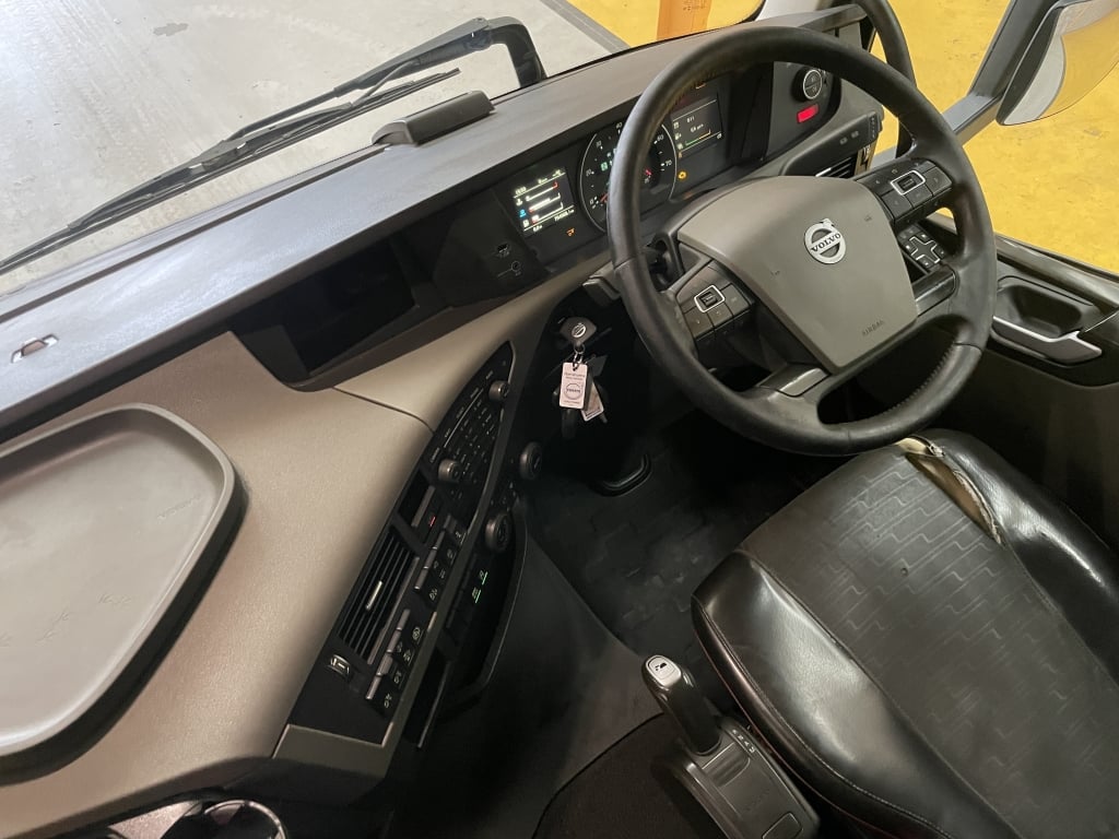 VOLVO FH 500 VERSION 4 GLOBETROTTER *EURO 6* 6X2 TRACTOR UNIT – 2019 – DX69 UBO