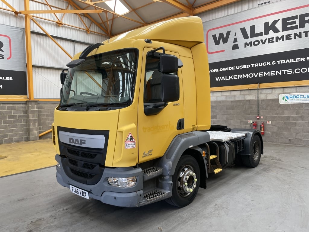 DAF LF 250 *EURO 6* 4X2 URBAN TRACTOR UNIT – 2015 – FJ15 VDX