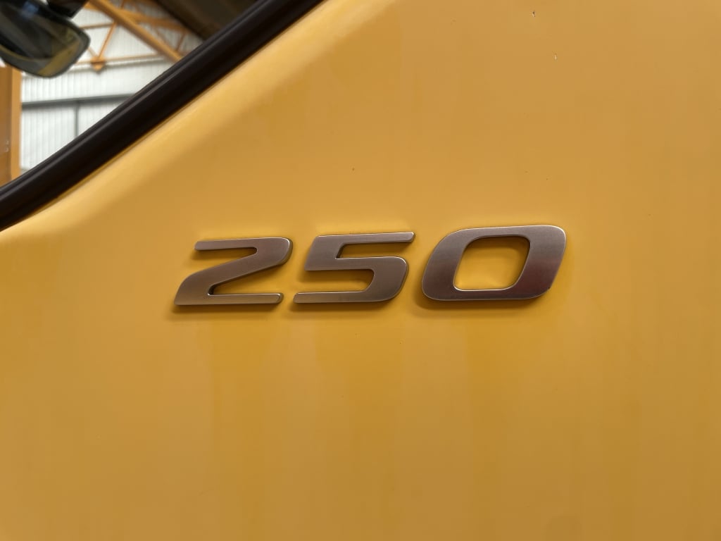 DAF LF 250 *EURO 6* 4X2 URBAN TRACTOR UNIT – 2015 – FJ15 VFM