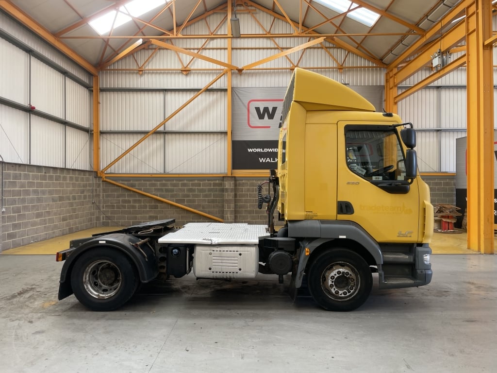 DAF LF 250 *EURO 6* 4X2 URBAN TRACTOR UNIT – 2015 – FJ15 VFM