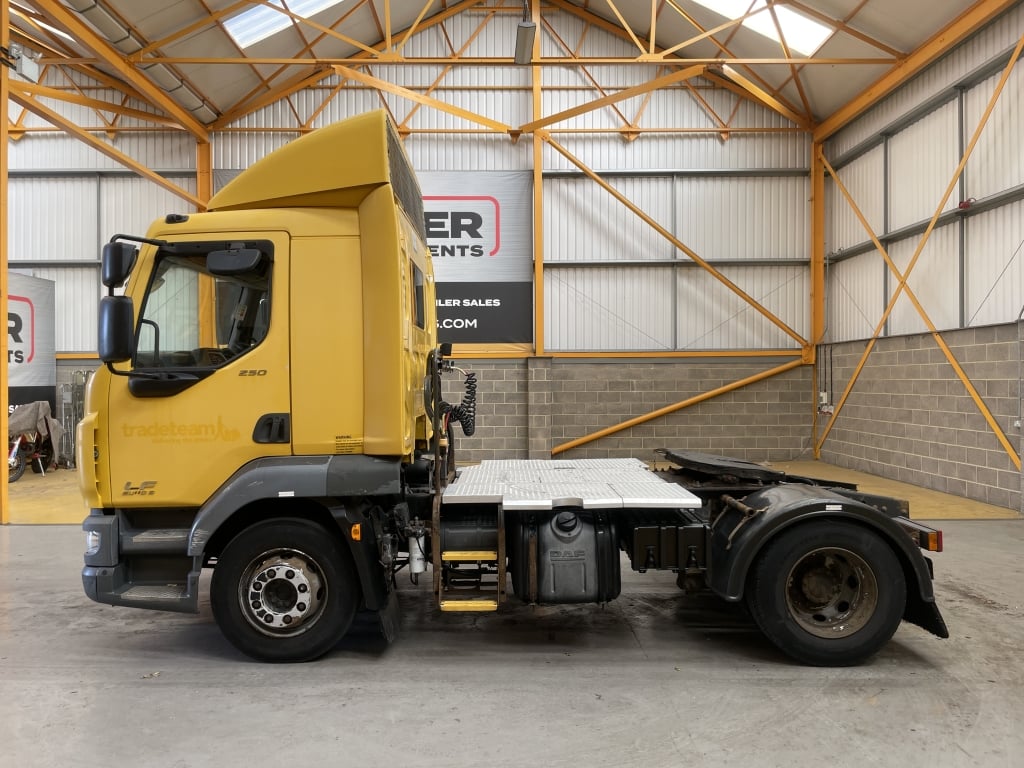 DAF LF 250 *EURO 6* 4X2 URBAN TRACTOR UNIT – 2015 – FJ15 VFM