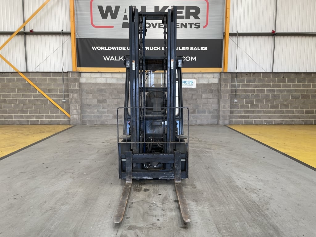 CHARIOT ÉLÉVATEUR DIESEL DOOSAN DE 2,5 TONNES – 2014 – FLT 04