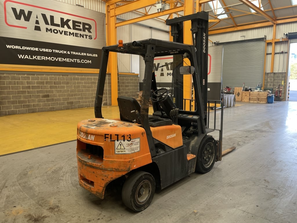 DOOSAN 2.5 TONNE DIESEL FORKLIFT – 2003 – FLT 13