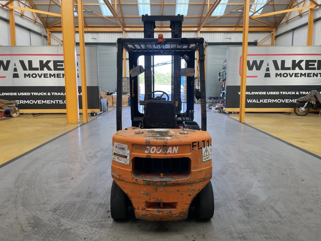 DOOSAN 2.5 TONNE DIESEL FORKLIFT – 2003 – FLT 13