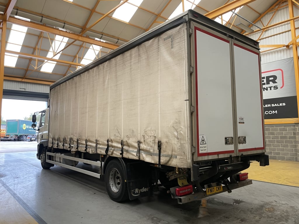 DAF CF 230 *EURO 6* 4X2, 18 TONNE CURTAINSIDER – 2017 – FN17 CMY